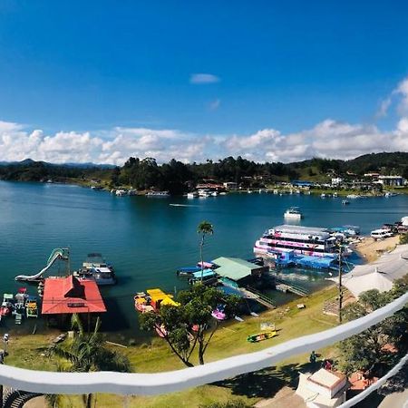 Aptos Vista Al Embalse, Frente Al Lago, Restaurantes, Bares Guatapé 外观 照片