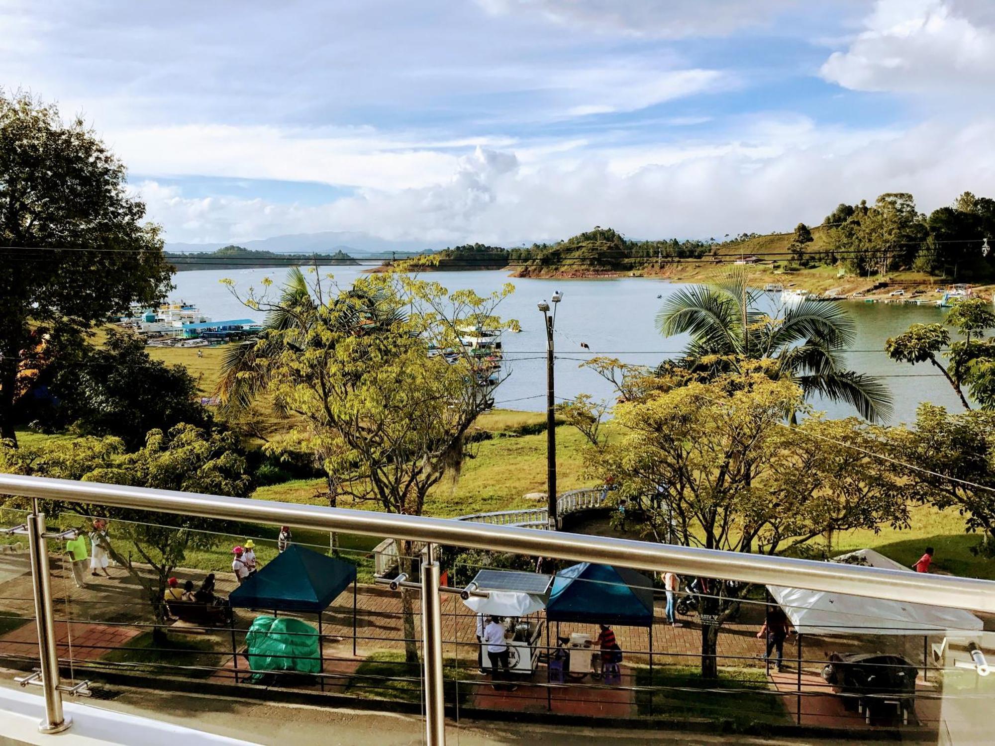 Aptos Vista Al Embalse, Frente Al Lago, Restaurantes, Bares Guatapé 客房 照片